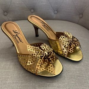 NWOT Degario gold/bronze lasercut heels